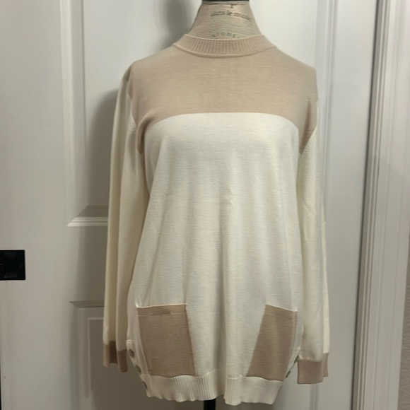NWT Kris Fashions cream long sleeve crewneck knitted...